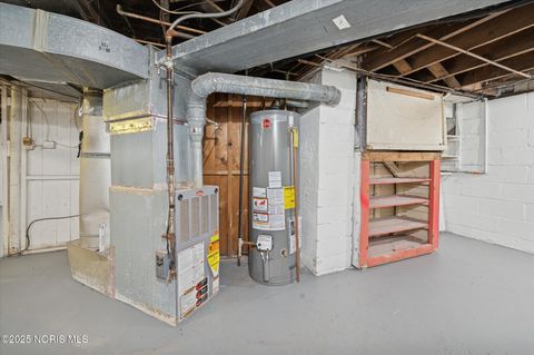 Tiny photo for 4113 Packard Road, Toledo, OH 43612 (MLS # 10000844)