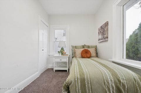 Tiny photo for 4113 Packard Road, Toledo, OH 43612 (MLS # 10000844)