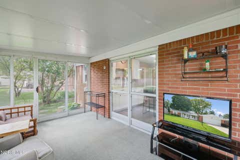Tiny photo for 3138 Villa Drive, Toledo, OH 43614 (MLS # 10011687)