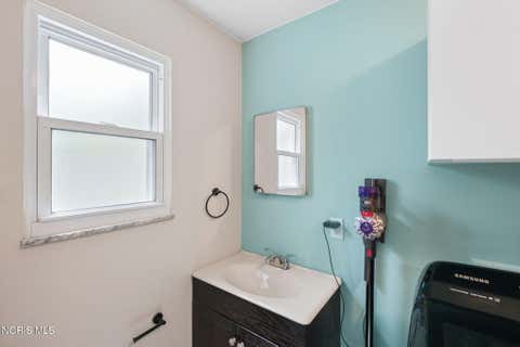 Tiny photo for 3138 Villa Drive, Toledo, OH 43614 (MLS # 10011687)