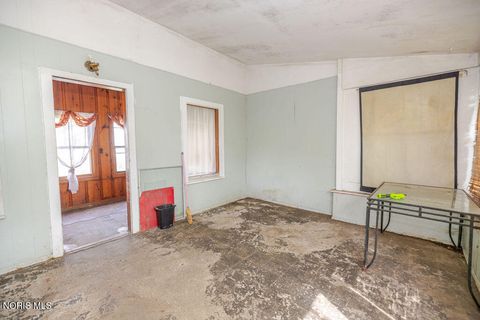 Tiny photo for 1406 Eleanor Avenue, Toledo, OH 43612 (MLS # 10007324)