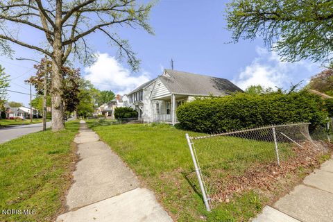 Tiny photo for 1406 Eleanor Avenue, Toledo, OH 43612 (MLS # 10007324)
