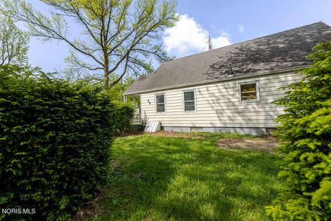 Tiny photo for 1406 Eleanor Avenue, Toledo, OH 43612 (MLS # 10007324)