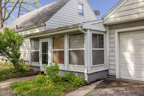 Tiny photo for 1406 Eleanor Avenue, Toledo, OH 43612 (MLS # 10007324)
