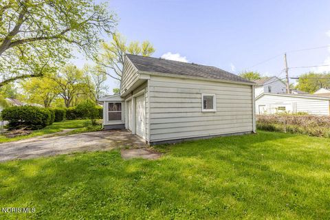 Tiny photo for 1406 Eleanor Avenue, Toledo, OH 43612 (MLS # 10007324)