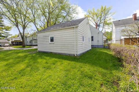 Tiny photo for 1406 Eleanor Avenue, Toledo, OH 43612 (MLS # 10007324)