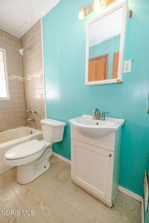 Tiny photo for 1406 Eleanor Avenue, Toledo, OH 43612 (MLS # 10007324)