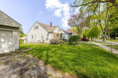 Tiny photo for 1406 Eleanor Avenue, Toledo, OH 43612 (MLS # 10007324)
