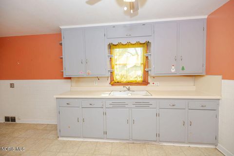 Tiny photo for 1406 Eleanor Avenue, Toledo, OH 43612 (MLS # 10007324)