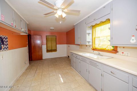 Tiny photo for 1406 Eleanor Avenue, Toledo, OH 43612 (MLS # 10007324)