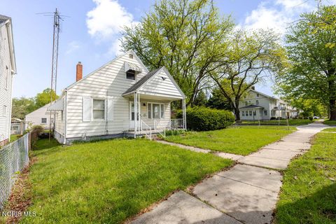 Tiny photo for 1406 Eleanor Avenue, Toledo, OH 43612 (MLS # 10007324)