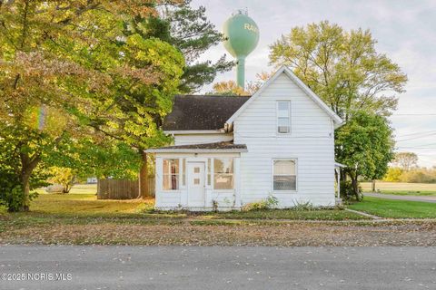 Photo of 154 W Henderson Street, Rawson, OH 45881 (MLS # 10000739)