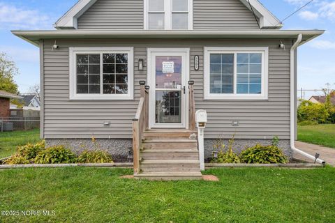 Tiny photo for 5301 303rd Street, Toledo, OH 43611 (MLS # 10000914)