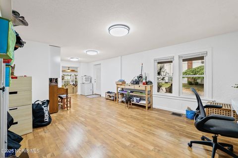 Tiny photo for 222 N Lawn Avenue, Bluffton, OH 45817 (MLS # 10000206)