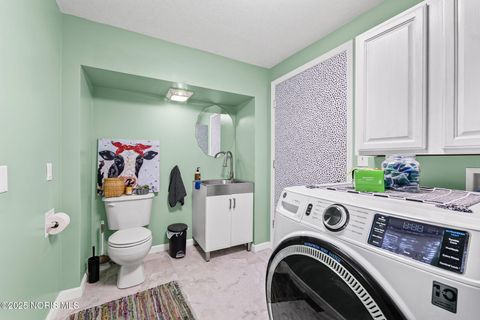 Tiny photo for 222 N Lawn Avenue, Bluffton, OH 45817 (MLS # 10000206)
