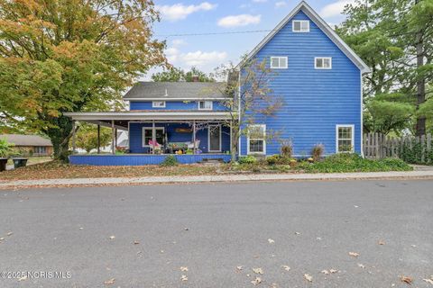 Tiny photo for 222 N Lawn Avenue, Bluffton, OH 45817 (MLS # 10000206)