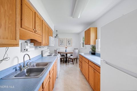 Tiny photo for 833 Cherry Lane, Waterville, OH 43566 (MLS # 10007441)
