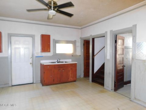 Tiny photo for 1641 Avondale Avenue, Toledo, OH 43607 (MLS # 10008075)
