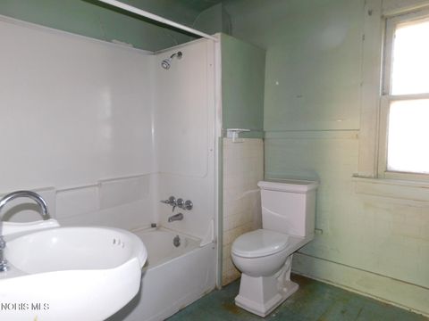 Tiny photo for 1641 Avondale Avenue, Toledo, OH 43607 (MLS # 10008075)