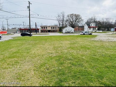 Tiny photo for 1850 W Alexis Road, Toledo, OH 43613 (MLS # 10007749)