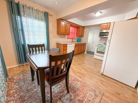 Tiny photo for 1818 Christian Avenue, Toledo, OH 43613 (MLS # 10005291)