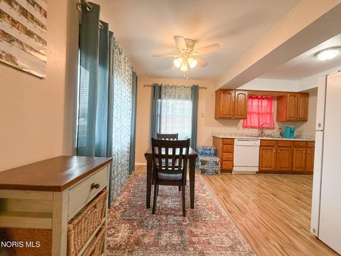 Tiny photo for 1818 Christian Avenue, Toledo, OH 43613 (MLS # 10005291)