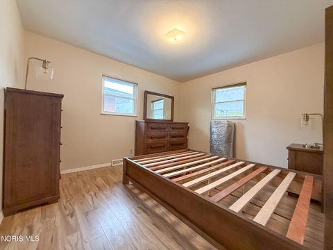 Tiny photo for 1818 Christian Avenue, Toledo, OH 43613 (MLS # 10005291)