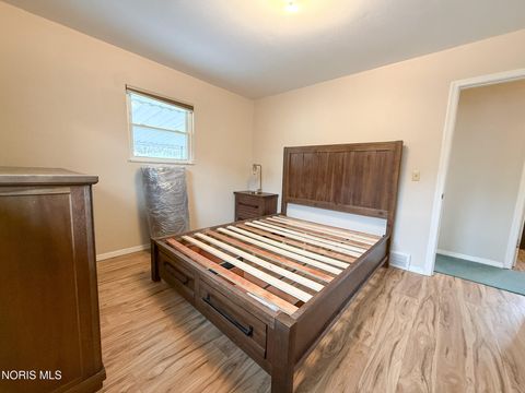 Tiny photo for 1818 Christian Avenue, Toledo, OH 43613 (MLS # 10005291)