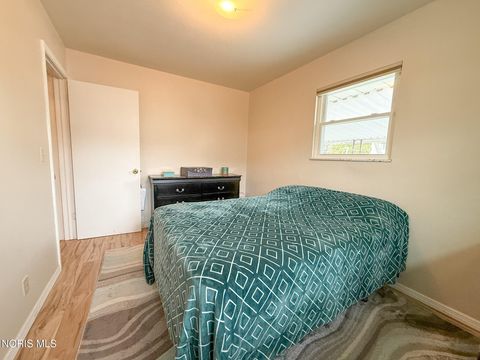 Tiny photo for 1818 Christian Avenue, Toledo, OH 43613 (MLS # 10005291)