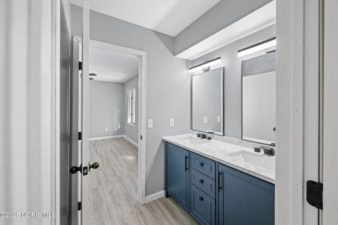 Tiny photo for 2537 Vaness Drive, Toledo, OH 43615 (MLS # 10002390)