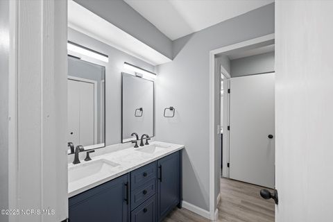 Tiny photo for 2537 Vaness Drive, Toledo, OH 43615 (MLS # 10002390)