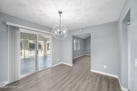 Tiny photo for 2537 Vaness Drive, Toledo, OH 43615 (MLS # 10002390)