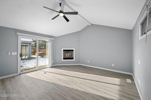 Tiny photo for 2537 Vaness Drive, Toledo, OH 43615 (MLS # 10002390)