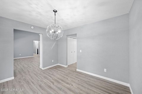 Tiny photo for 2537 Vaness Drive, Toledo, OH 43615 (MLS # 10002390)