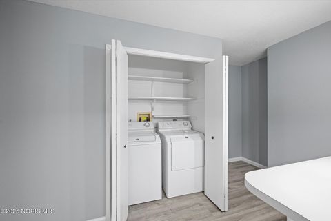 Tiny photo for 2537 Vaness Drive, Toledo, OH 43615 (MLS # 10002390)