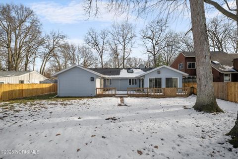 Tiny photo for 2537 Vaness Drive, Toledo, OH 43615 (MLS # 10002390)