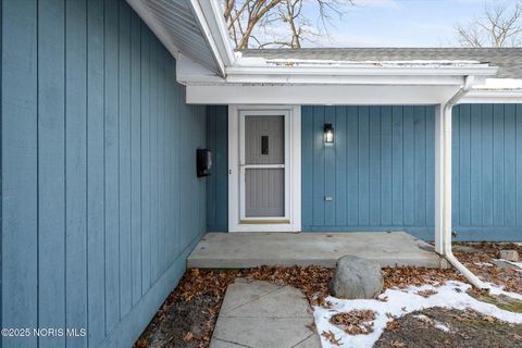 Tiny photo for 2537 Vaness Drive, Toledo, OH 43615 (MLS # 10002390)