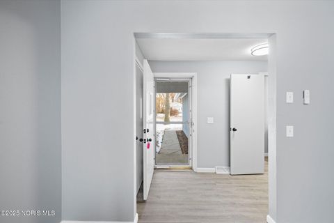 Tiny photo for 2537 Vaness Drive, Toledo, OH 43615 (MLS # 10002390)