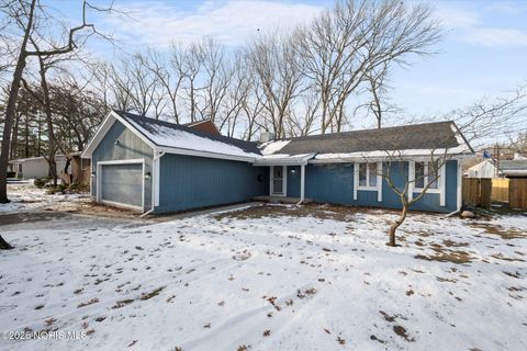 Tiny photo for 2537 Vaness Drive, Toledo, OH 43615 (MLS # 10002390)