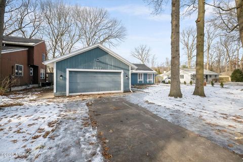 Tiny photo for 2537 Vaness Drive, Toledo, OH 43615 (MLS # 10002390)