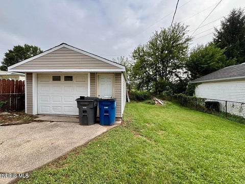 Tiny photo for 2157 Nevada Street, Toledo, OH 43605 (MLS # 10013166)