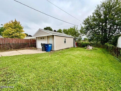 Tiny photo for 2157 Nevada Street, Toledo, OH 43605 (MLS # 10013166)
