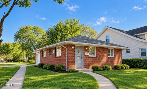 Photo of 1588 Eleanor Avenue, Toledo, OH 43612 (MLS # 10014106)