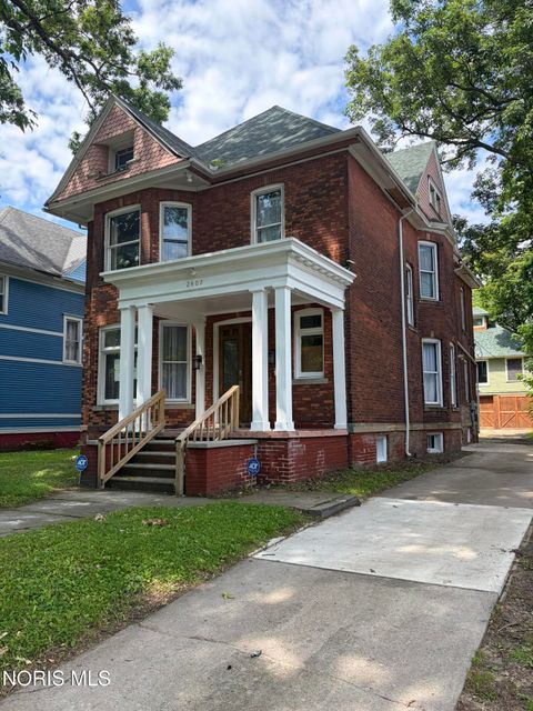 Photo of 2407 Glenwood Avenue, Toledo, OH 43620 (MLS # 10009651)
