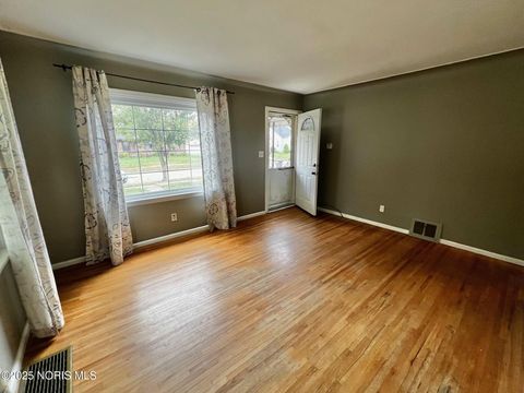Tiny photo for 3042 Cragmoor Avenue, Toledo, OH 43614 (MLS # 10000422)