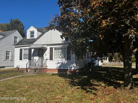 Tiny photo for 3042 Cragmoor Avenue, Toledo, OH 43614 (MLS # 10000422)
