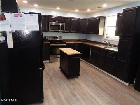 Tiny photo for 212 W Sugar Street, Leipsic, OH 45856 (MLS # 10010469)