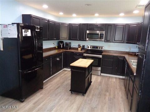 Tiny photo for 212 W Sugar Street, Leipsic, OH 45856 (MLS # 10010469)