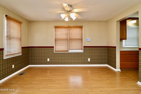 Tiny photo for 1532 Gould Road, Toledo, OH 43612 (MLS # 10005483)