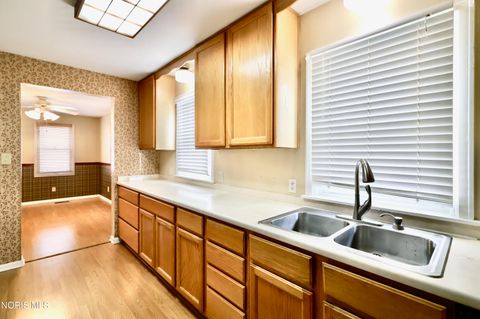 Tiny photo for 1532 Gould Road, Toledo, OH 43612 (MLS # 10005483)